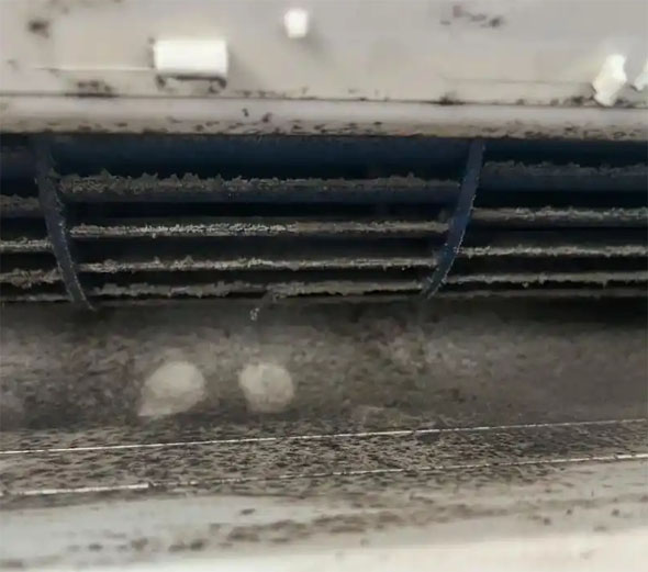 莱西空调吹的风有股烧焦味是怎么回事